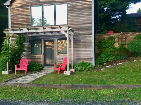 Beautifully appointed lake-view cottage with dock access