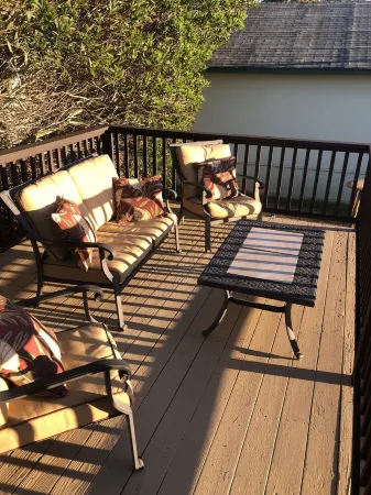 Private, vintage 2bd/2ba, 1/3 acre lot, ocean views, amazing sunsets!