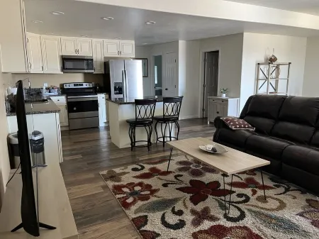 2 Bedroom Suite in Ridgecrest