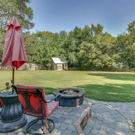 Classy Country Home But Convenient  - Minutes to Downtown Franklin/Liepers Fork!