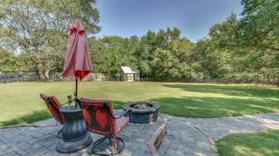 Classy Country Home But Convenient  - Minutes to Downtown Franklin/Liepers Fork! Hotels near First Presbyterian Church