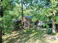 The Grotto - Family-sized retreat on 10 acres of pristine forest. Pet friendly!