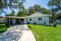 USF Hideaway – Steps from USF & Moffitt, Pet-Friendly 3Br Home with Backyard