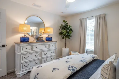 Luxurious Living, Fully Renovated w/ Amenities