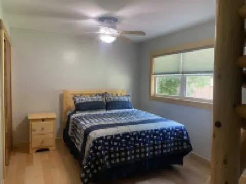 Beautiful house on Camp Lake! 艾昂縣住宿飯店