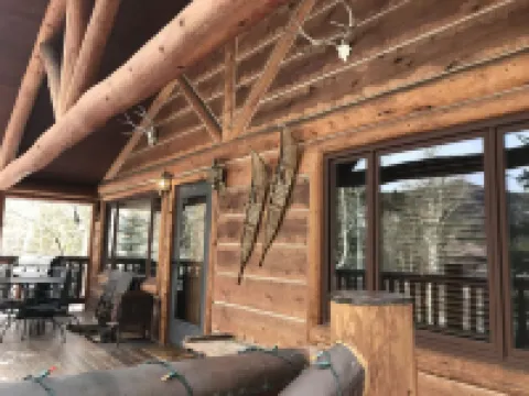 Family Friendly Property Nestled In An Aspen Grove