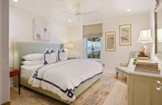 Le Hibou Blanc (B) - Fairhope: Laid-back Sophistication