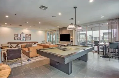 beautiful outer city escape w/pool, gym and clubhouse!