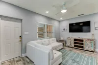 Remodeled home walking distance to Canal St.