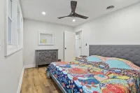 距海灘僅4棟房的小屋，含4張海灘通行證、沙灘椅、毛巾、遮陽傘
