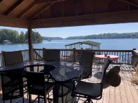 Life is Better at the Lake! Waterfront cabin on Lake Keowee