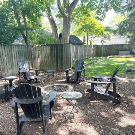 1 bed/1 bath, 1.5 blocks to beach/town, dog friendly