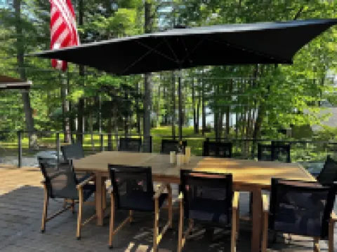 LARGE Waterfront Sandy Bottom Lake House on Brandy/Long Lake