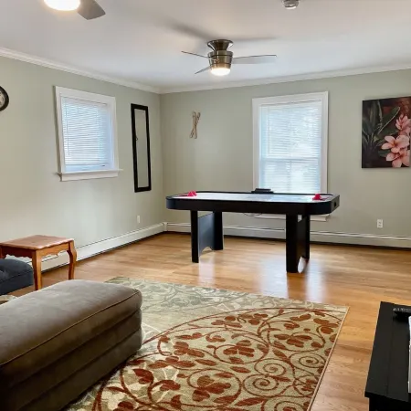 ⭐ Spacious Lake House Just Minutes From The Slopes ⭐