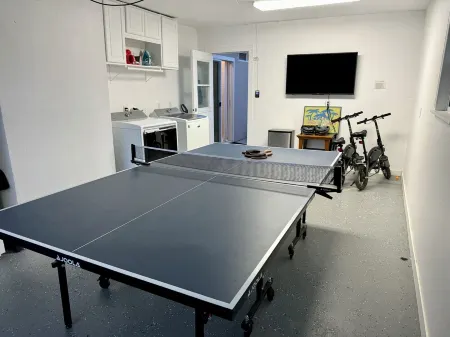 Flamingo Oasis - Next to the Atascadero lake/park/zoo!