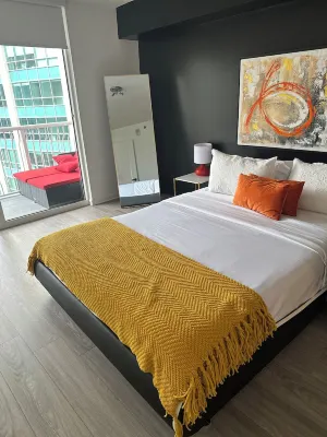 ★Modern 1BR APT in the Heart of Miami's Brickell District!!★
