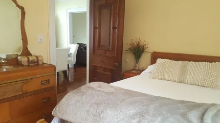 Walk to the "U S OPEN Отели рядом с достопримечательностью «Free Synagogue of Flushing»