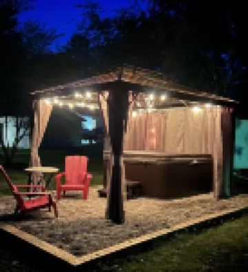 Maple Street Cottage is the perfect couple’s retreat.