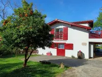 Charming house near Ascain village, 7 km from beaches and Jean de Luz Hotel a Ascain