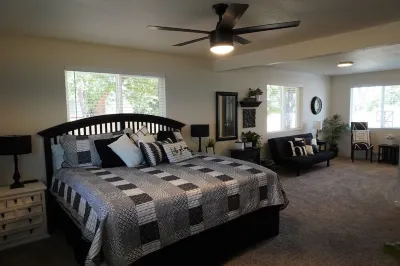 Huge Ranch Home with 2 game rooms!  Enjoy shuffle board, Ping Pong & Hot Tub