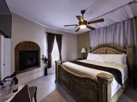 Unwind and Relax at Vineyard with Hot Tub and Massage On Site!