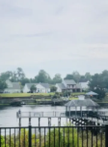 Peaceful Water View, Close to everything