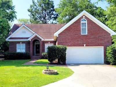 Cozy Cul-De-Sac Retreat designed for total comfort and rejuvenation Hotels near Palmetto Trailhead parking