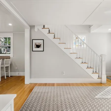 Newly Renovated 2BR Rockport Home w/ parking Steps to Back Beach+Bearskin Neck!
