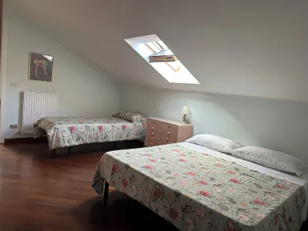 Chiavari apartment with reserved parking space in a residential context