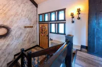 Forest Whisper Retreat: 4-bdrm lodge in Daggett. Get away and have everything.