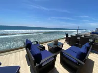 5 Br Large Beach House, Beachfront with Fire Ring,  Walk to Restaurants