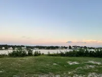 ⭐️NO SHARKS here! 🦈 NO BRIDGE traffic! 🚘 ONSET, MA is all tranquility. 🧘‍♀️