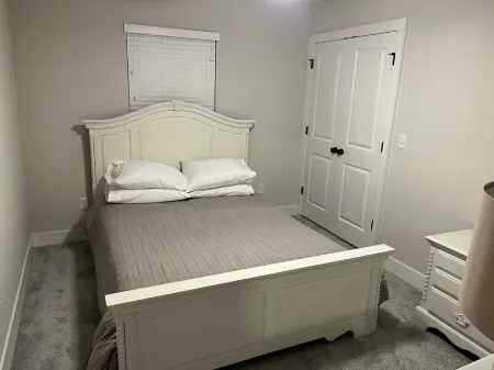 Gulley Grove Game Day - 10 minute drive to U of A/Downtown3 beds ~ 2.5 baths