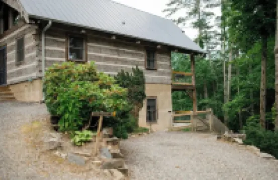 The Cardinal Suite at Hawthorn Haven- Lower Level