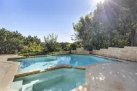 Panoramic views of Lake Travis & TX Hill Country