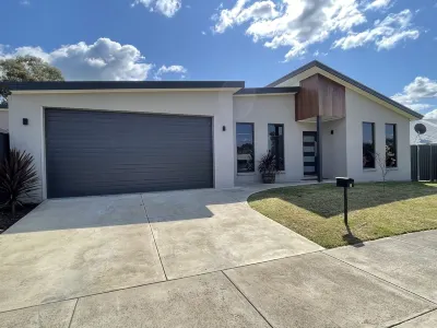 Modern Home Away From Home Hotels in der Nähe von Mansfield Mt.Buller Bus Lines