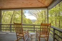 NEW LISTING! Beautiful Cabin with Mountain View in Fleetwood Falls