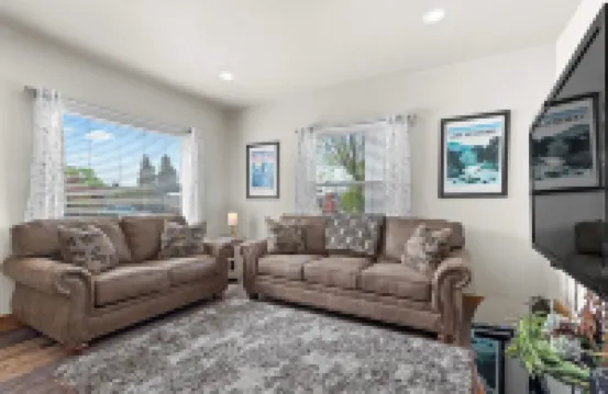 Cheerful Bancroft bungalow near Lava Hot Springs. 卡里布縣酒店