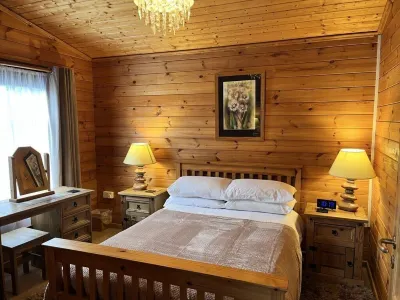 Cherry Lodge, Cedar Springs, Self Catering Log Cabin, Heacham,Close to the Beach Hotels near Heacham South Beach