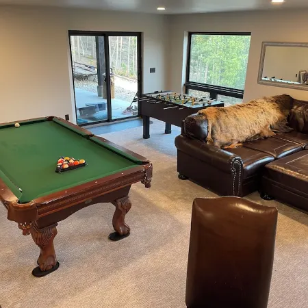 Spacious, 3 bedroom private cabin on 6 acres. Near Mickelson trail & Deadwood