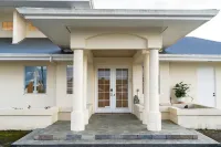 Hilo Villa with pool - 16 guests max