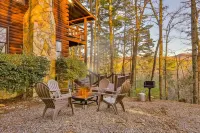 Mtn Views! Triple Decks, Hot Tub under the Stars, Secluded Feel Log Cabin, Games