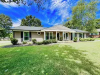 Spacious Home in Quiet Neighborhood - Half Mile from Historic Gallatin Square
