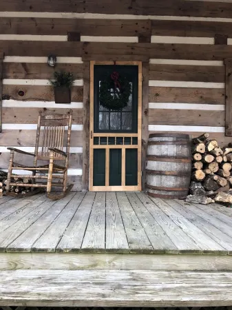 ~ Cabin in the Wildwoods ~ Secluded ~ Rustic ~ Family Friendly~