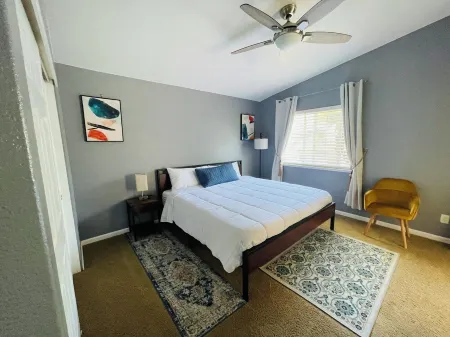 Super close to old town Elk Grove, shopping centers and to the parks!