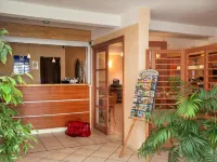Brit Hotel Essentiel Cahors Nord Hotele w: Lot