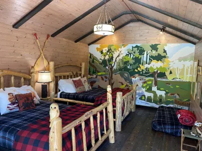 Campy Moonlight Cottages in Idaho Countryside, Sleep 5 or 6