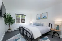 Stunning & Modern Family-Friendly Slopeside Retreat in the Heart of Snowmass!