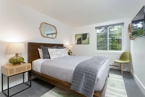 Stunning & Modern Family-Friendly Slopeside Retreat in the Heart of Snowmass!
