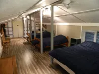 Rustic Lodge with private cabins / 6 person hot tub and camp fire Hotels in Liberty Township